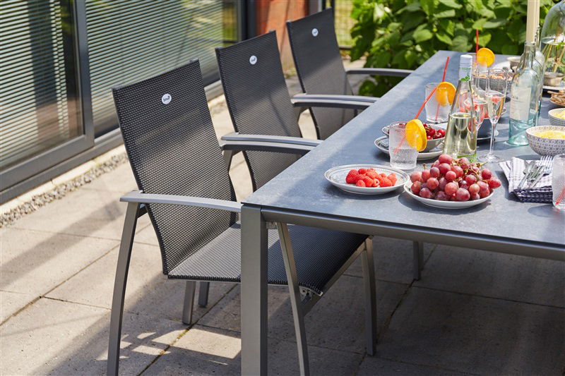 https://cdn.warentuin.nl/media/catalog/product/M/E/MEUB8711268497625_0_victorio_alu_table_220x100_hartman_bac4.jpg