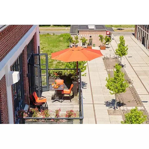 https://cdn.warentuin.nl/media/catalog/product/M/E/MEUB8711268509212_04_sophie_pro_element_stacking_chair_zwart_rood_hartman_waren_4871.jpg