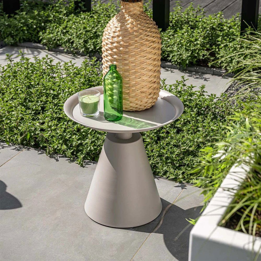 https://cdn.warentuin.nl/media/catalog/product/M/E/MEUB8713002219968_01_zavala_bijzettafel_taupe_dia_50xh48_cm_garden_impressions_8911.jpg