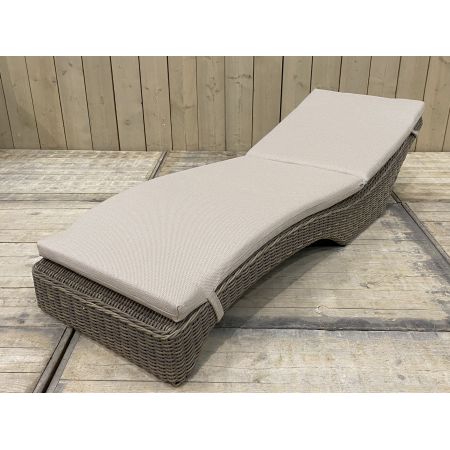 https://cdn.warentuin.nl/media/catalog/product/M/E/MEUB8716839898351_eurofleur_ligbed_borek_midi_ligbed_kubu_omega_incl_kussen_4edf.jpg