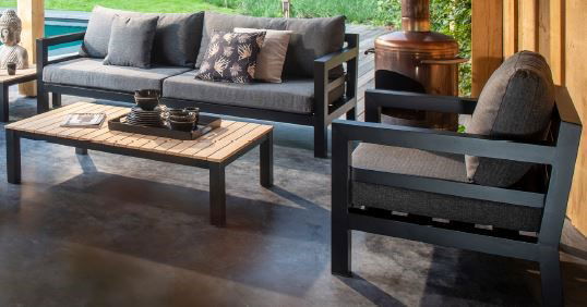 https://cdn.warentuin.nl/media/catalog/product/M/E/MEUB8716839934639_01_yoi_tafel_midori_coffee_table_140x75cm_aluminium_black_tea_88ff.JPG
