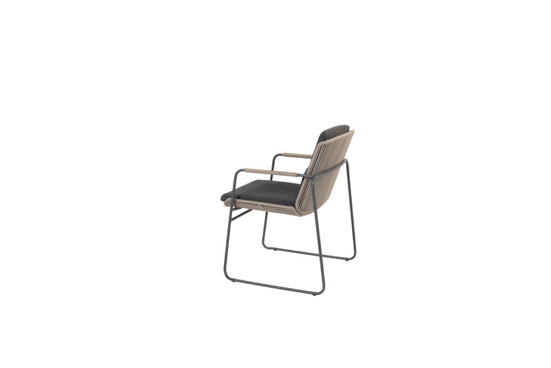 https://cdn.warentuin.nl/media/catalog/product/M/E/MEUB8720087017341_01_parma_stapelbare_dining_stoel_incl_2_kussens_taste_taste_8051.jpg