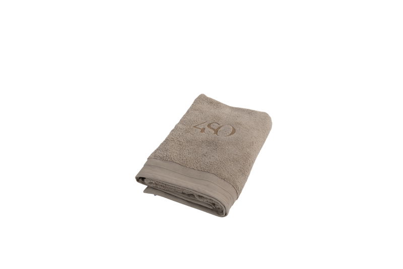 https://cdn.warentuin.nl/media/catalog/product/M/E/MEUB8720087023199_luxe_handdoek_grijs_180_x_100_cm_4so_6d37.jpg