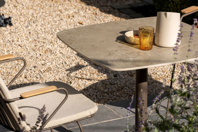 https://cdn.warentuin.nl/media/catalog/product/M/E/MEUB8720087023700_01_vermont_dining_tafel_terre_75_x_75_cm_4so_f948.jpg