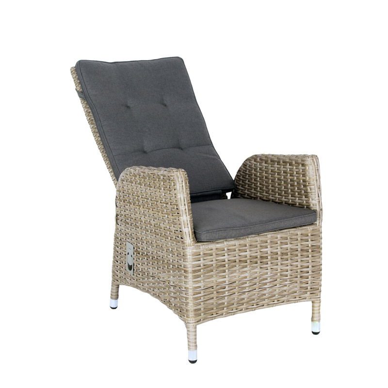 https://cdn.warentuin.nl/media/catalog/product/M/E/MEUB9900001260117_01_oosterik_home_tuinstoel_verstelbare_stoel_santa_cruz_trout_b0e3.jpg
