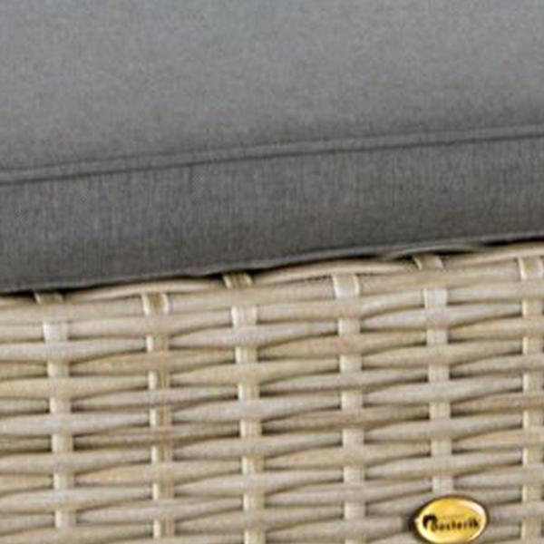 https://cdn.warentuin.nl/media/catalog/product/M/E/MEUB9900001260131_01_oosterikeen_vierdehome_loungeeen_vierdehockerseen_vierdekr_2d84.jpg