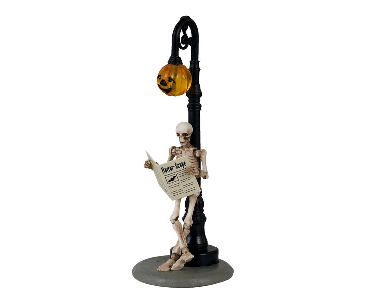 https://cdn.warentuin.nl/media/catalog/product/S/C/SCAN0728162120038_lemax_decoratie_halloweenfiguur_checking_his_horrorscope_lema_7d14.jpg