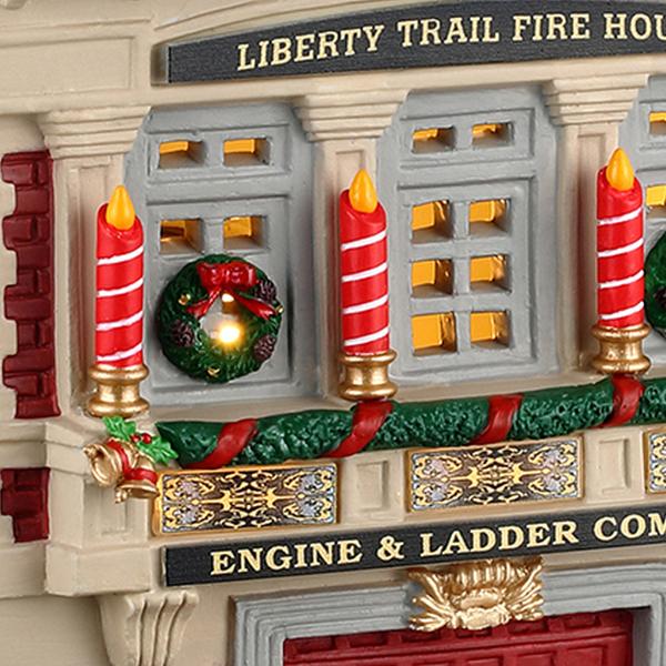 https://cdn.warentuin.nl/media/catalog/product/S/C/SCAN0728162452733_01_lemax_kerstdorpminiatuur_liberty_trail_fire_house_18x26x25_2198.jpg