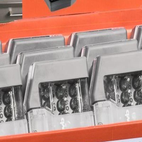 https://cdn.warentuin.nl/media/catalog/product/S/C/SCAN4009311188007_01_bit_set_met_riemclip_32_delig_kwb_5877.jpg
