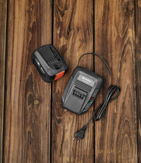https://cdn.warentuin.nl/media/catalog/product/S/C/SCAN4078500054461_01_gardena_accu_startset_p4a_qc_1x4_0ah_50df.Jpg