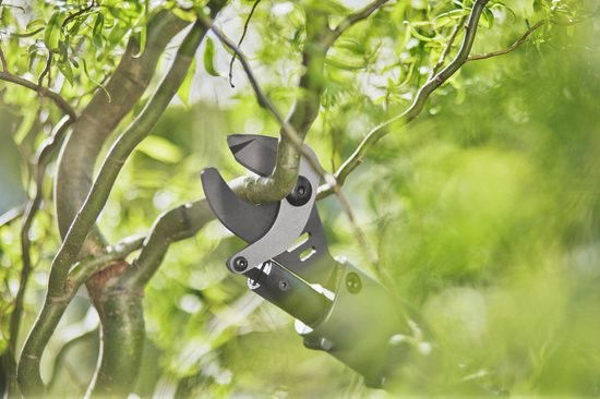 https://cdn.warentuin.nl/media/catalog/product/S/C/SCAN4078500065511_01_accu_takkenschaar_p4a_solo_gardena_d16b.jpg