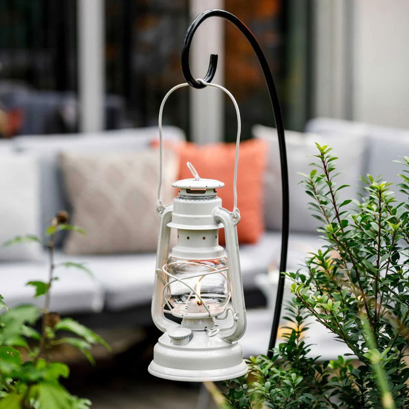 https://cdn.warentuin.nl/media/catalog/product/S/C/SCAN4250435720097_01_stormlamp_hanger_staand_feuerhand_3b31.jpg