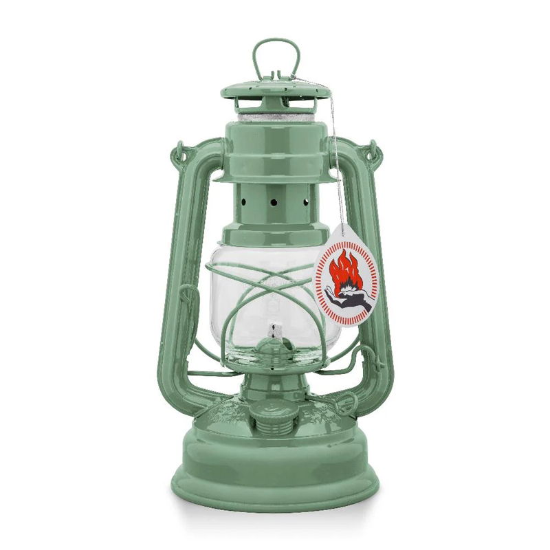 https://cdn.warentuin.nl/media/catalog/product/S/C/SCAN4250435720349_stormlamp_276_salie_groen_feuerhand_2713.jpg