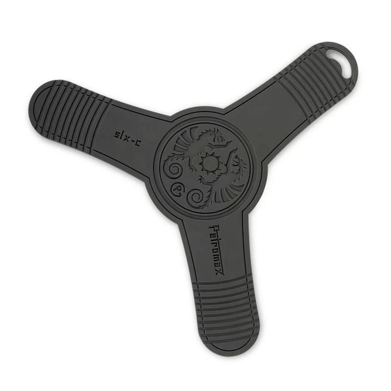 https://cdn.warentuin.nl/media/catalog/product/S/C/SCAN4250435790946_01_silicone_trivet_petromax_2e34.jpg