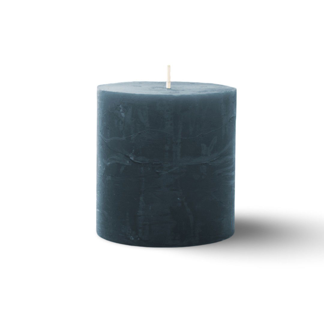 https://cdn.warentuin.nl/media/catalog/product/S/C/SCAN5411708189372_01_kaars_rustiek_70_70_mm_donkerblauw_ii_spaas_489e.jpg