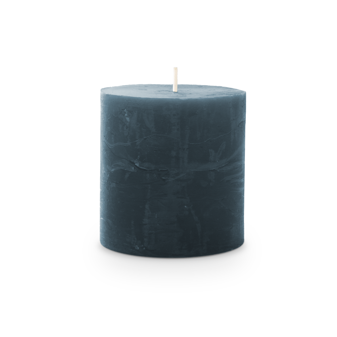 https://cdn.warentuin.nl/media/catalog/product/S/C/SCAN5411708189372_kaars_rustiek_70_70_mm_donkerblauw_ii_spaas_e971.png