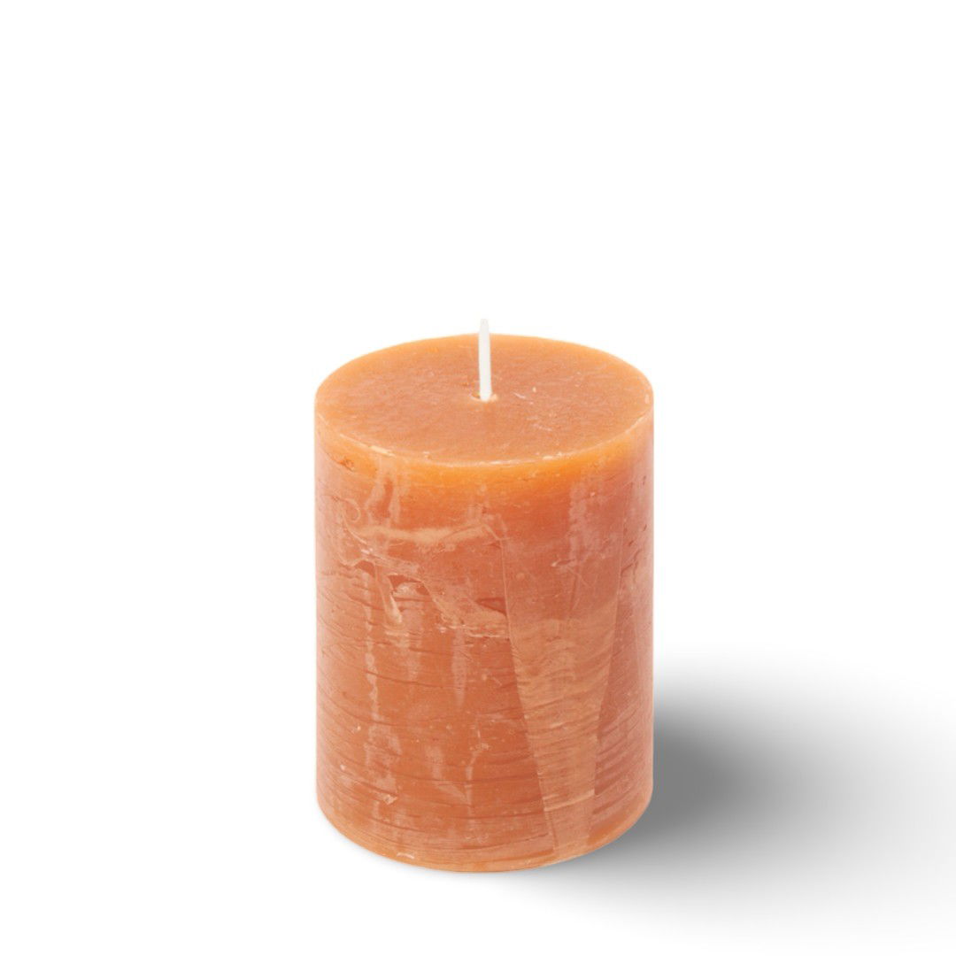 https://cdn.warentuin.nl/media/catalog/product/S/C/SCAN5411708189617_01_kaars_rustiek_70_95_mm_oranje_spaas_e088.jpg