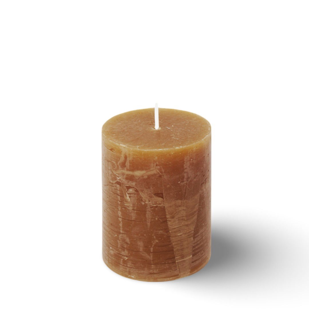 https://cdn.warentuin.nl/media/catalog/product/S/C/SCAN5411708189679_01_kaars_rustiek_70_95_mm_cognac_spaas_11ab.jpg