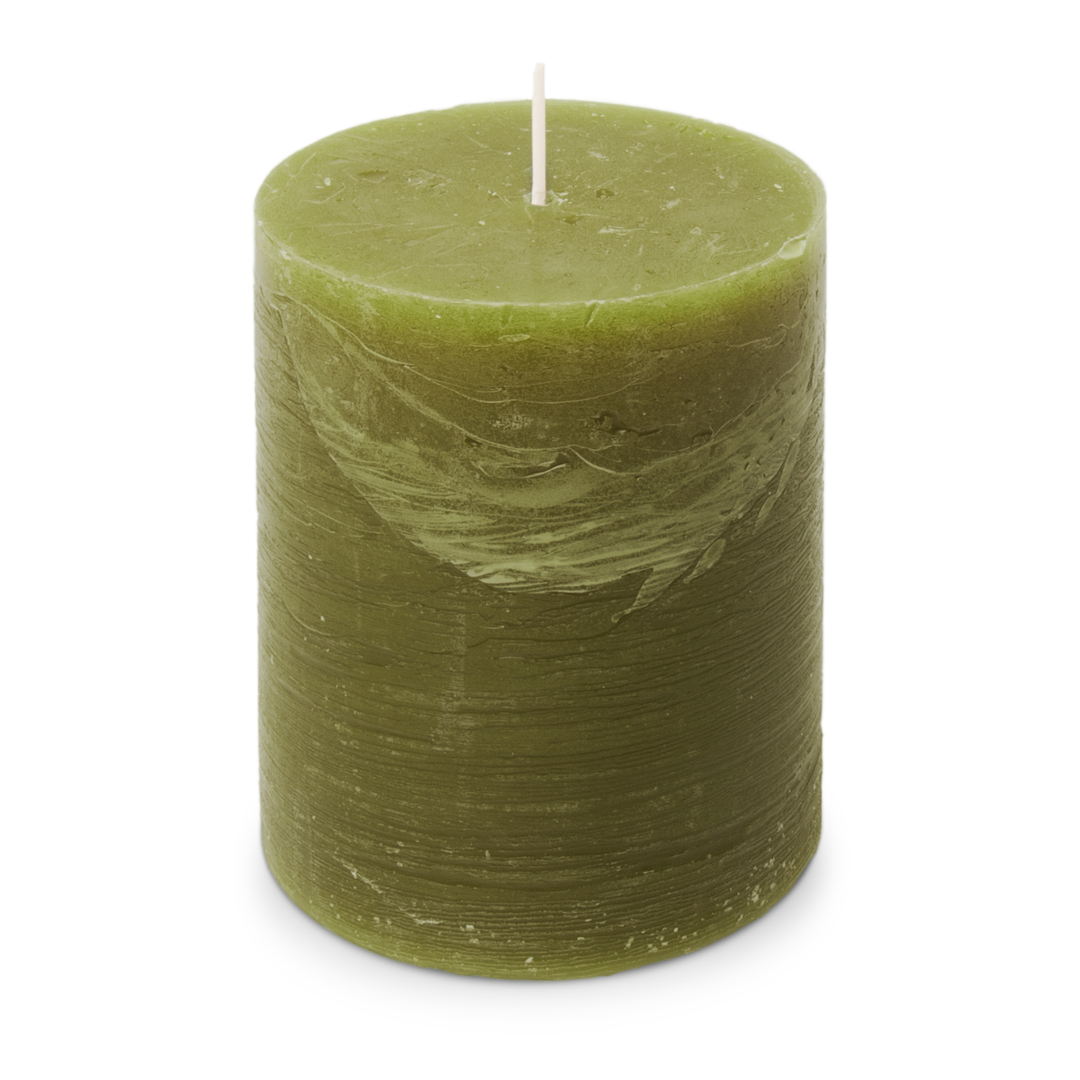 https://cdn.warentuin.nl/media/catalog/product/S/C/SCAN5411708189976_kaars_rustiek_100_130_mm_olijfgroen_spaas_47d5.png