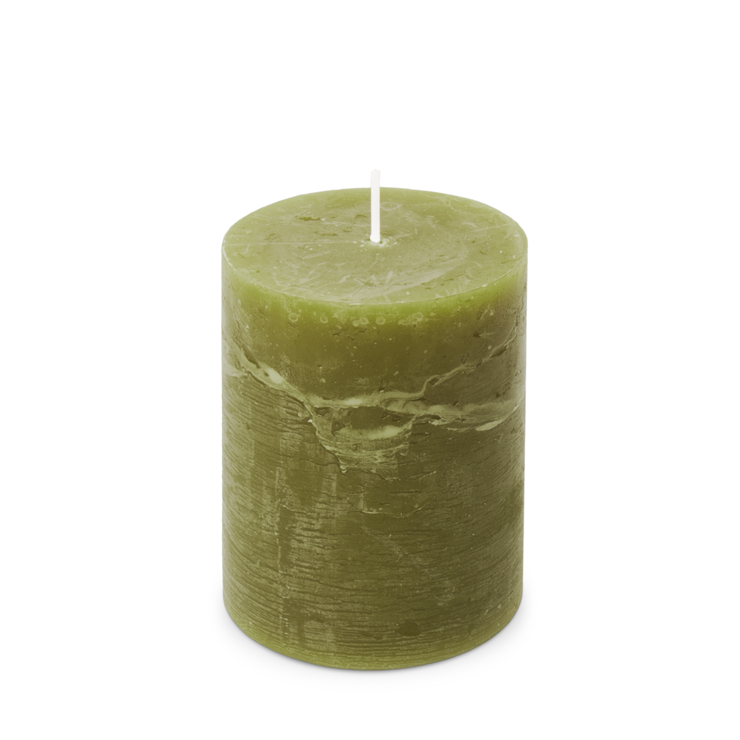 https://cdn.warentuin.nl/media/catalog/product/S/C/SCAN5411708190293_kaars_rustiek_80_110_mm_olijfgroen_spaas_343b.png