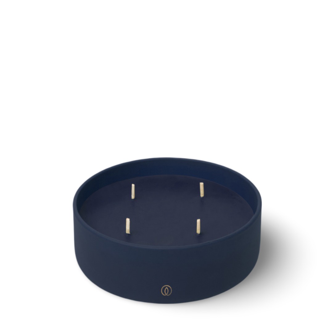 https://cdn.warentuin.nl/media/catalog/product/S/C/SCAN5411708191696_01_glow_4w_geurkaars_midnight_magic_spaas_45fc.jpg
