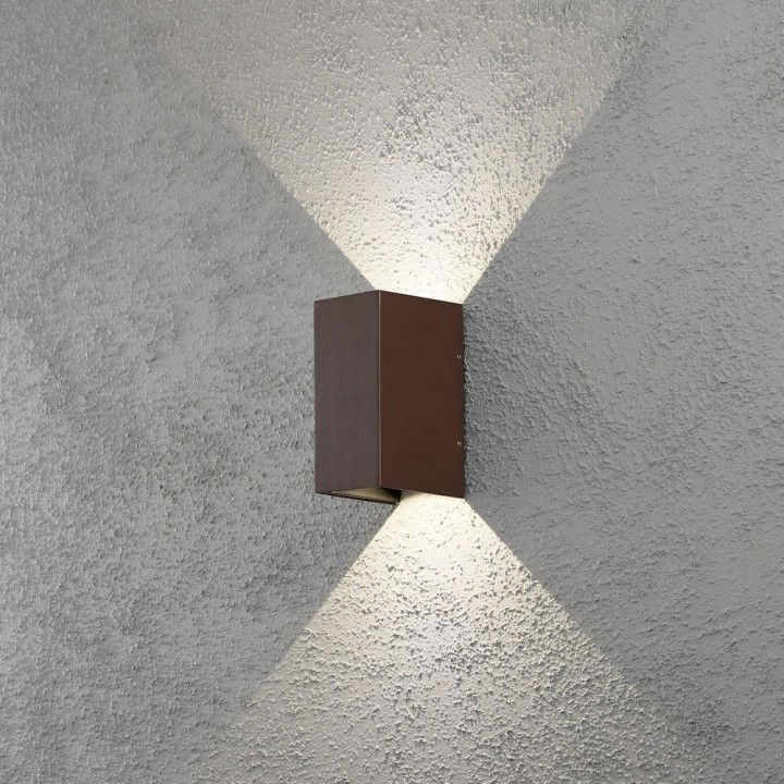 https://cdn.warentuin.nl/media/catalog/product/S/C/SCAN7318307940978_01_cremona_wandlamp_roestbruin_konstsmide_591a.jpg