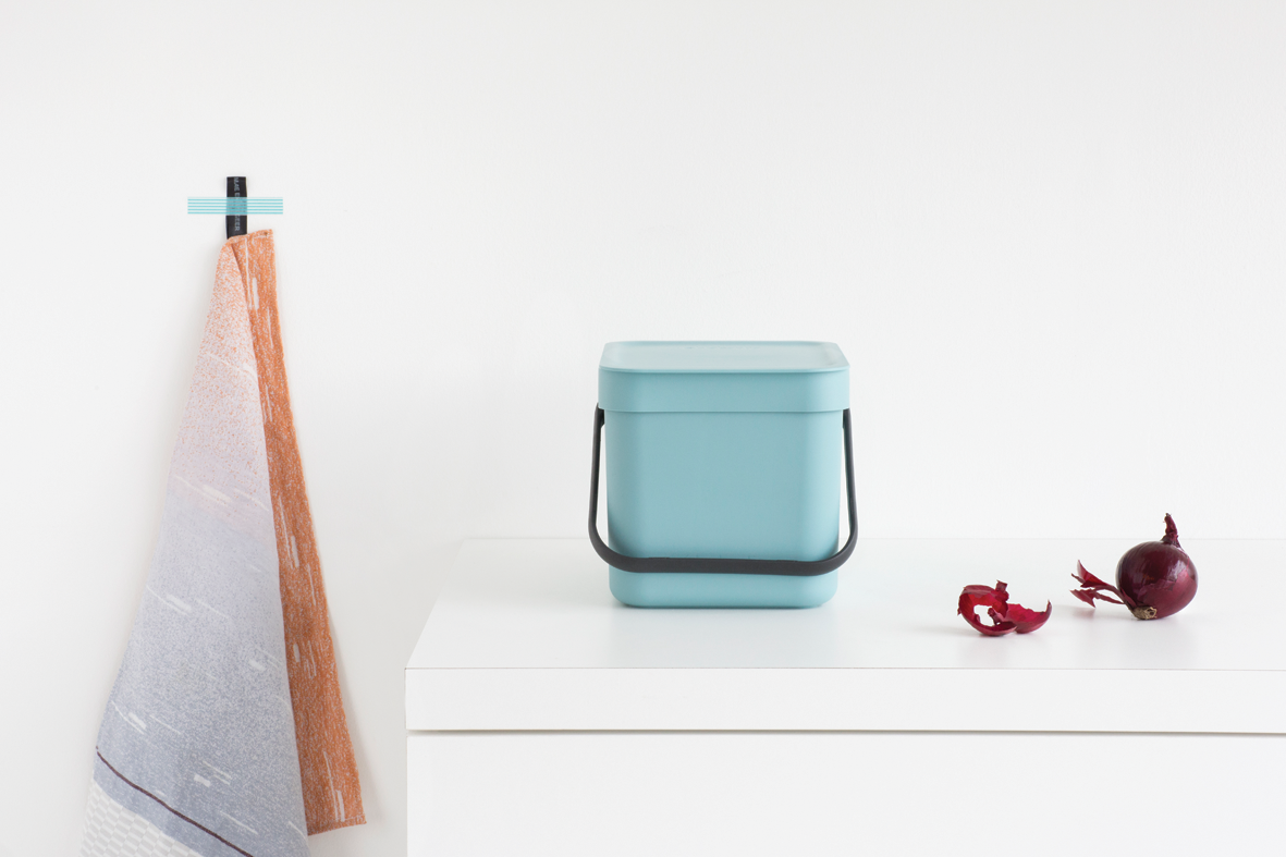 https://cdn.warentuin.nl/media/catalog/product/S/C/SCAN8710755109645_01_brabantia_prullenbak_sort_go_afvalemmer_6_liter_mint_35c4.PNG