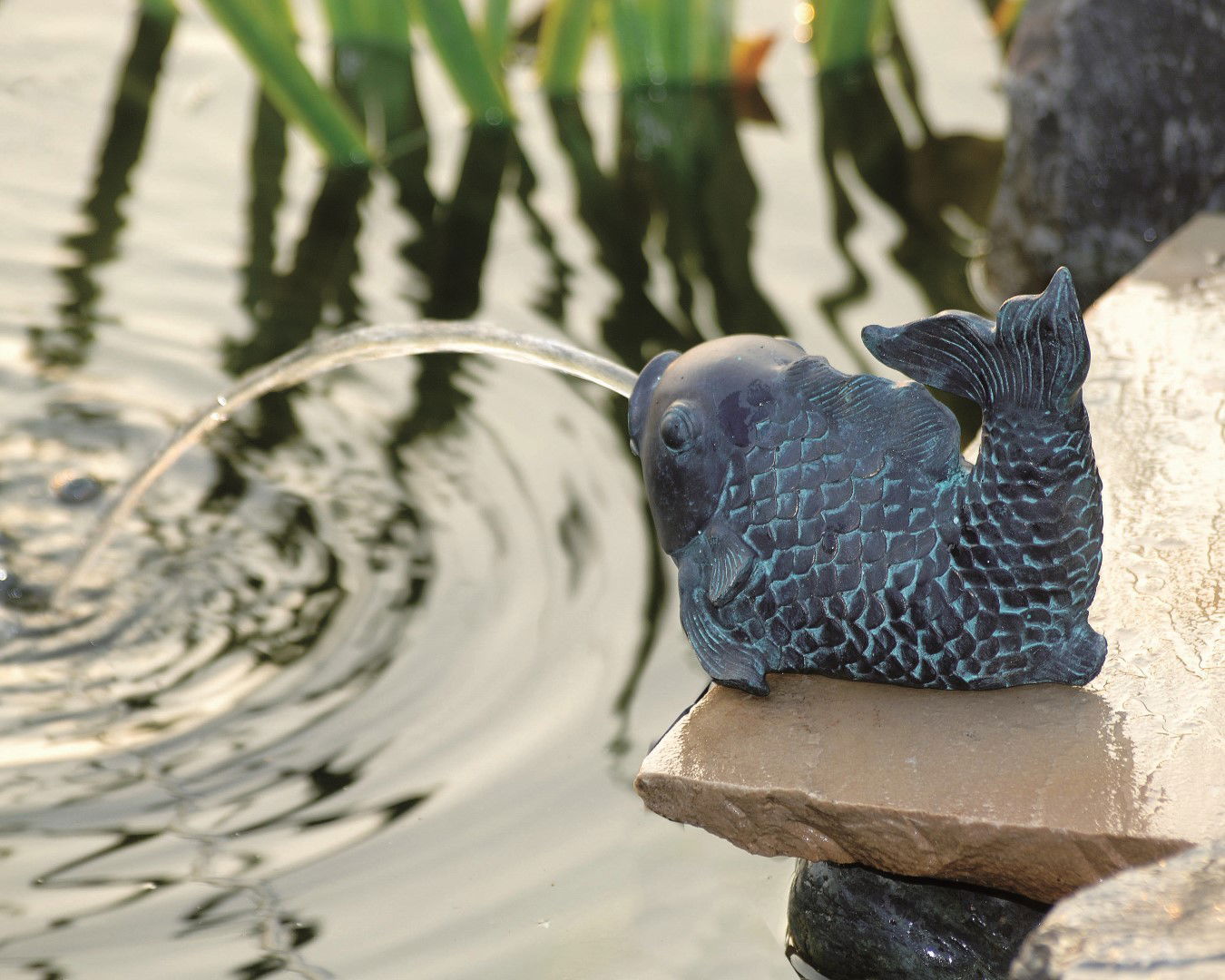 https://cdn.warentuin.nl/media/catalog/product/S/C/SCAN8711465860093_1_wasserfigur_fisch_ubbink_98d9.jpg