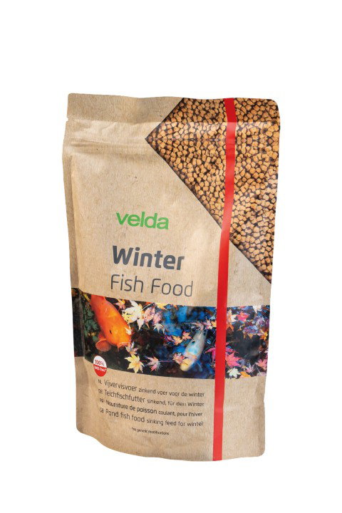 https://cdn.warentuin.nl/media/catalog/product/S/C/SCAN8711921001435_visvoer_winter_fish_food_1000ml_velda_9583.jpg