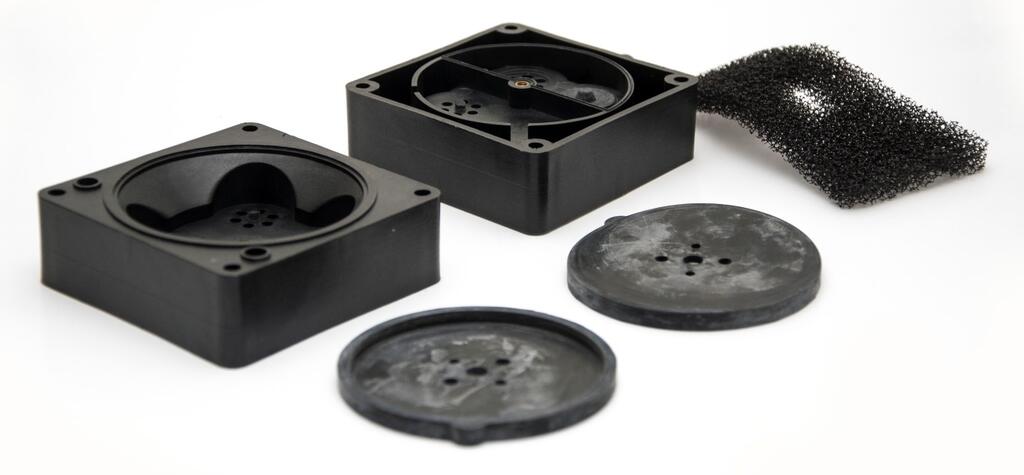 https://cdn.warentuin.nl/media/catalog/product/S/C/SCAN8711921200388_velda_vijveraccesoires_reparatieset_silenta_pro_6acf.jpg