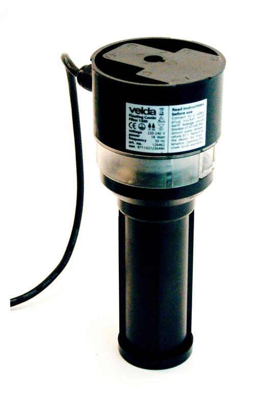 https://cdn.warentuin.nl/media/catalog/product/S/C/SCAN8711921237827_velda_vijveraccesoires_trafo_met_pomp_9_watt_15_babc.jpg