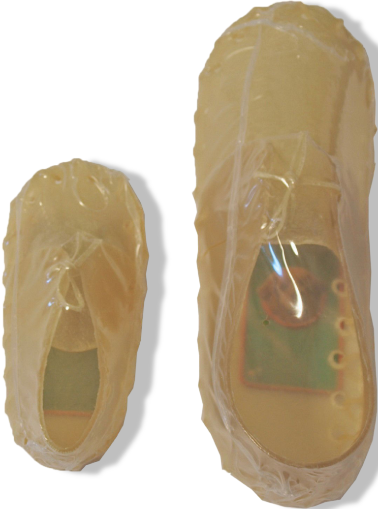 https://cdn.warentuin.nl/media/catalog/product/S/C/SCAN8712901010386_01_gebr_de_boon_kauwschoen_klein_met_label_kauw_006f.png