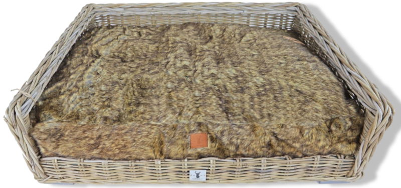 https://cdn.warentuin.nl/media/catalog/product/S/C/SCAN8712901065362_01_gebr_de_boon_boony_est_1941_ligkussen_grizzl_b2af.jpg