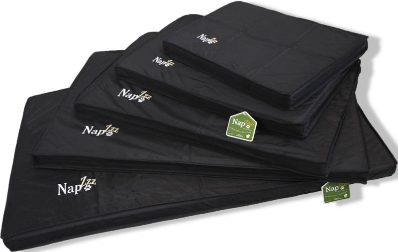 https://cdn.warentuin.nl/media/catalog/product/S/C/SCAN8712901066499_01_gebr_de_boon_nap_zzz_draadkooikussen_waterpr_8400.jpg