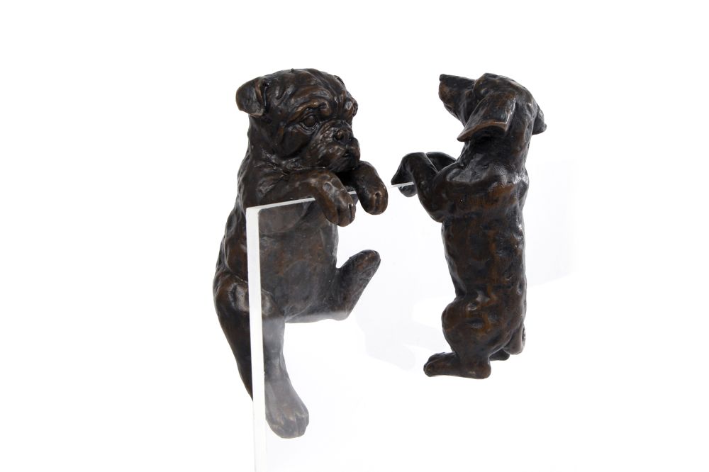 https://cdn.warentuin.nl/media/catalog/product/S/C/SCAN8713219455685_sfeer_interieur_objecten_materiaal_overig_sculptuur_bulldog_t_2d38.jpg