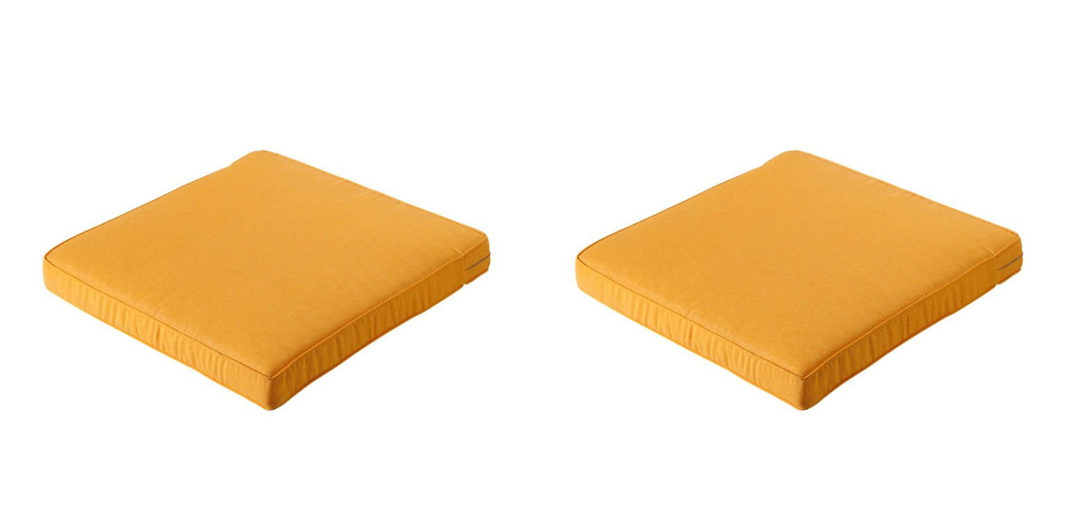 https://cdn.warentuin.nl/media/catalog/product/S/C/SCAN8713229025823_lounge_luxe_panama_golden_glow_60_cm_x_60_cm_2_stuks_madison_fc68.jpg
