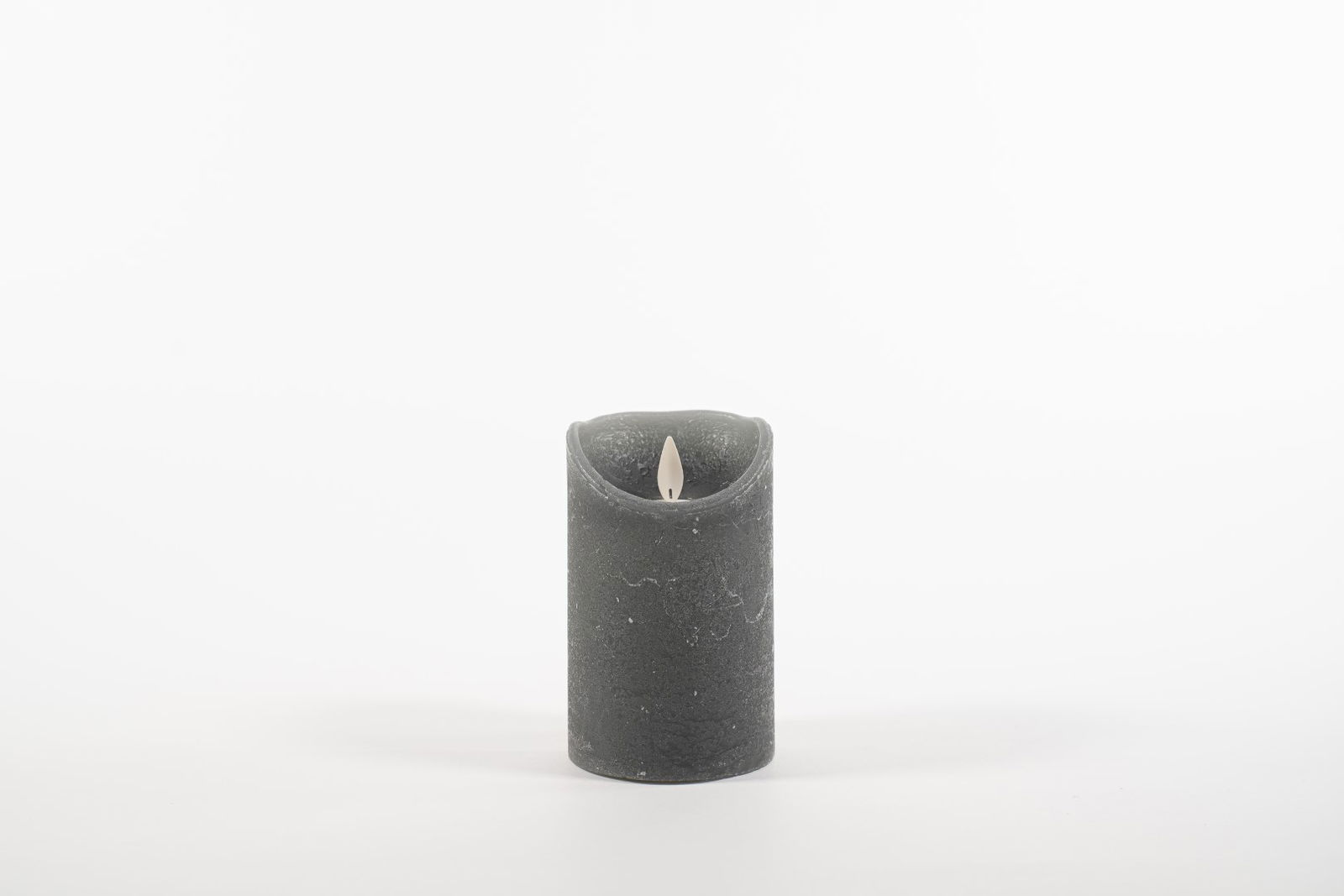 https://cdn.warentuin.nl/media/catalog/product/S/C/SCAN8713619419249_coen_bakker_deco_kerstverlichting_b_o_t_rustic_wax_candle_mov_02aa.jpg