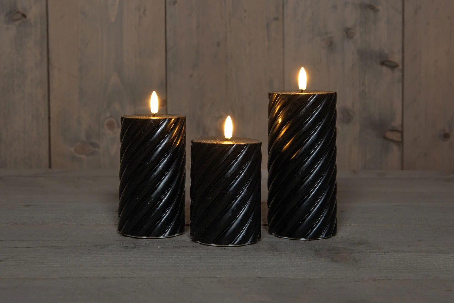https://cdn.warentuin.nl/media/catalog/product/S/C/SCAN8713619428401_buitenkaars_swirl_zwart_s3_annas_collection_53fb.jpg