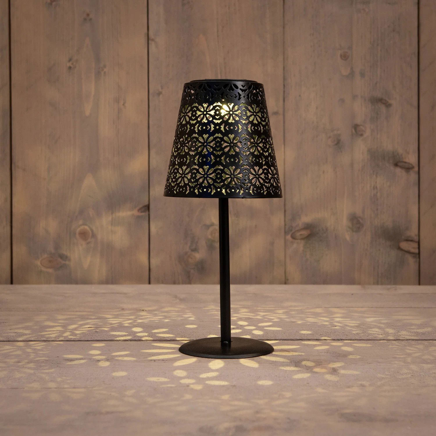 https://cdn.warentuin.nl/media/catalog/product/S/C/SCAN8713619429873_01_solar_tafellamp_metaal_mat_zwart_annas_collection_e23f.jpg