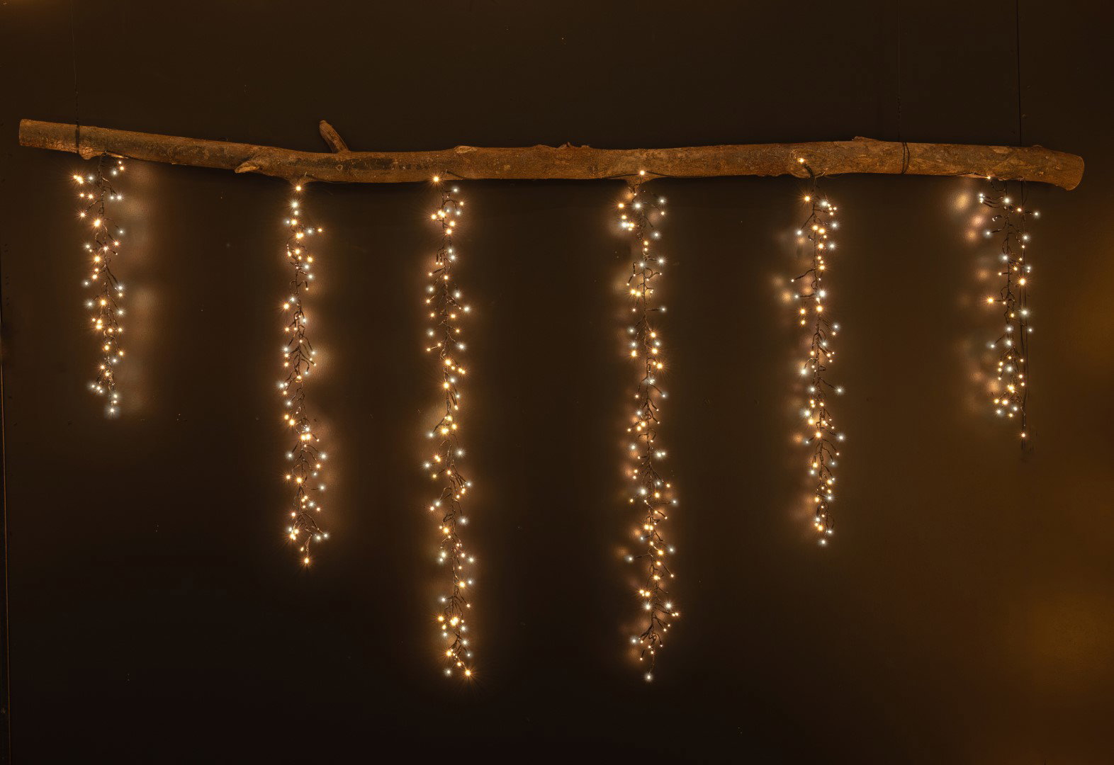 https://cdn.warentuin.nl/media/catalog/product/S/C/SCAN8713619432941_01_clusterverlichting_cascade_432l_flash_7_5m_luxury_annas_co_443b.jpg