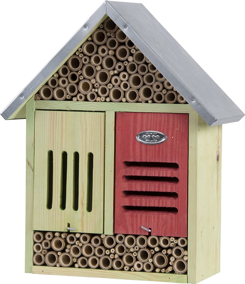 https://cdn.warentuin.nl/media/catalog/product/S/C/SCAN8714982183744_esschert_design_insectenhotel_insect_hotel_l14b32h38_cm_essch_d66b.jpg
