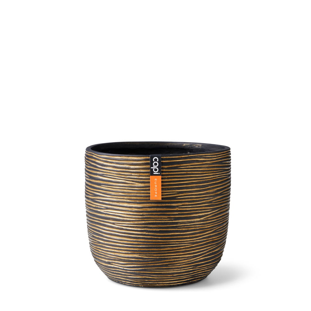 https://cdn.warentuin.nl/media/catalog/product/S/C/SCAN8716443099953_capi_europe_plantenpot_pot_bol_rib_17x15_zwart_goud_bloempot_6945.jpg
