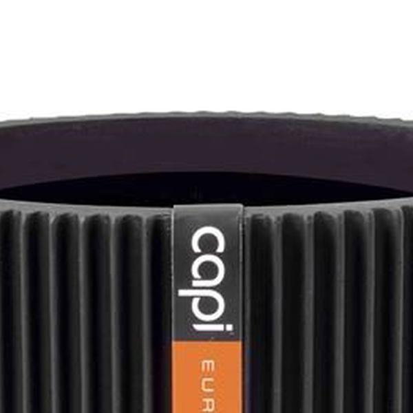 https://cdn.warentuin.nl/media/catalog/product/S/C/SCAN8716443106620_01_pot_bol_groove_9x8_zwart_binnenbloempot_capi_europe_299e.jpg