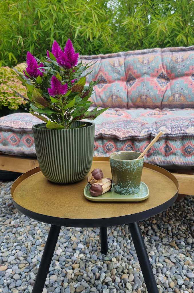 https://cdn.warentuin.nl/media/catalog/product/S/C/SCAN8716443122705_01_capi_europe_bloempot_planter_ball_groove_16_72fa.jpg