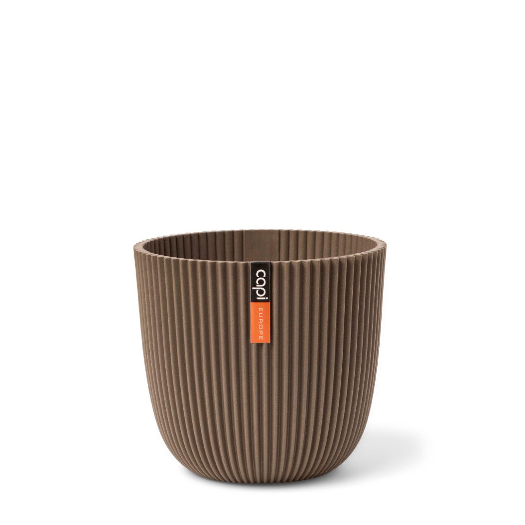 https://cdn.warentuin.nl/media/catalog/product/S/C/SCAN8716443125836_capi_europe_plantenpot_pot_bol_groove_21_5x20_warm_taupe_bloe_eb8a.jpg