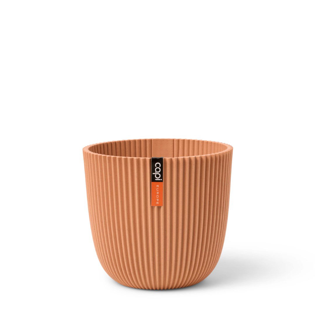 https://cdn.warentuin.nl/media/catalog/product/S/C/SCAN8716443125867_capi_europe_plantenpot_pot_bol_groove_16_5x15_peachy_fuzz_blo_706a.jpg