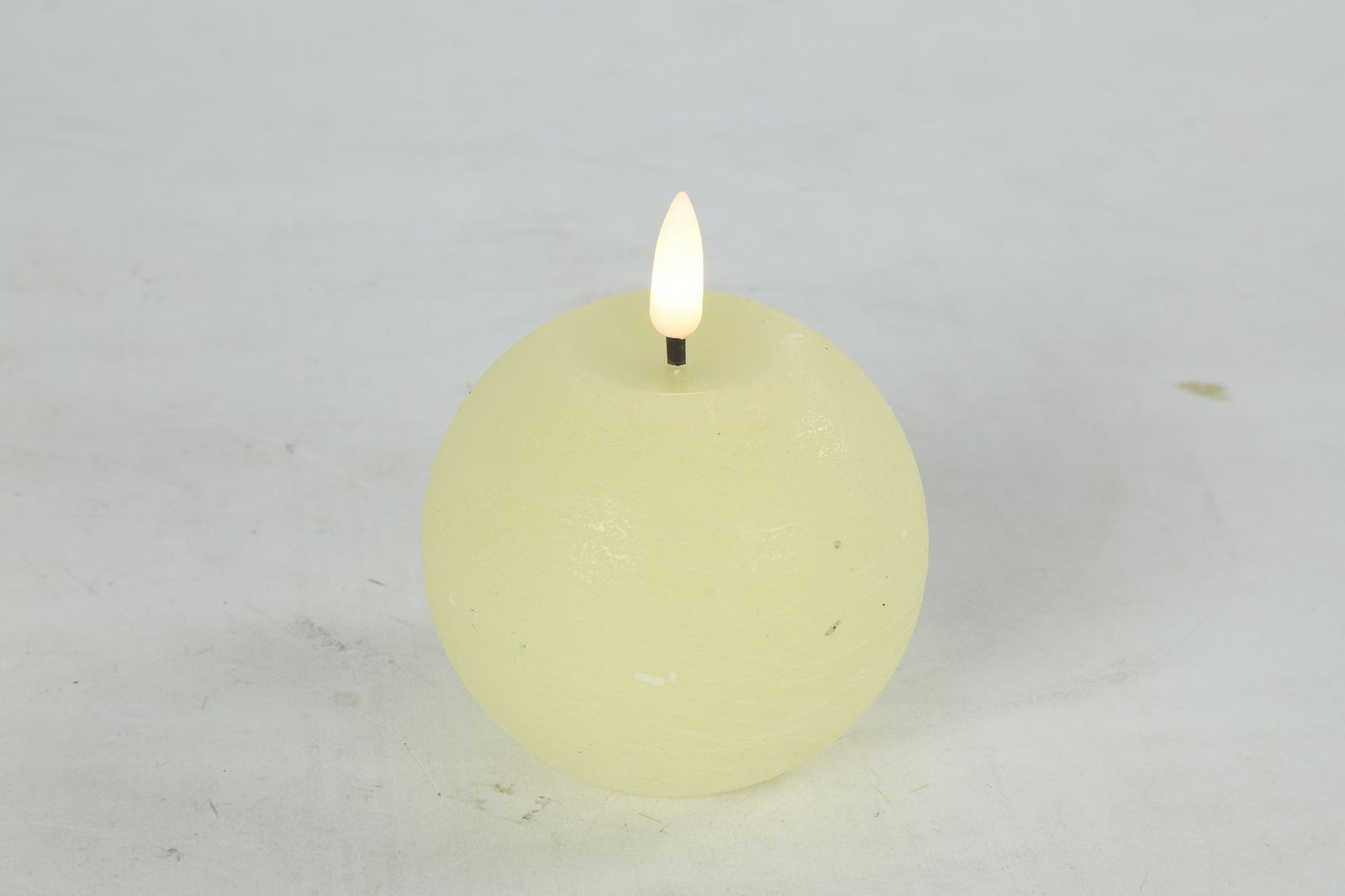 https://cdn.warentuin.nl/media/catalog/product/S/C/SCAN8718317987557_bolkaars_led_lyon_s_creme_countryfield_fac6.jpg