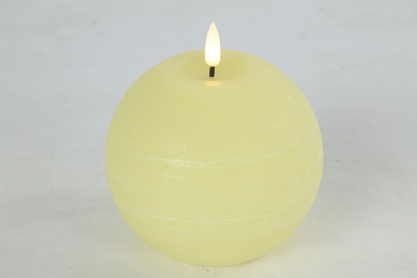 https://cdn.warentuin.nl/media/catalog/product/S/C/SCAN8718317987571_bolkaars_led_lyon_l_creme_countryfield_e199.jpg