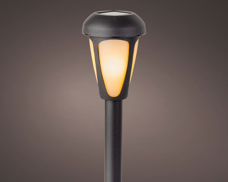 https://cdn.warentuin.nl/media/catalog/product/S/C/SCAN8720194539422_kaemingk_solar_solar_stake_light_dia7_h24_2cm_black_kaemingk_e7ff.jpg