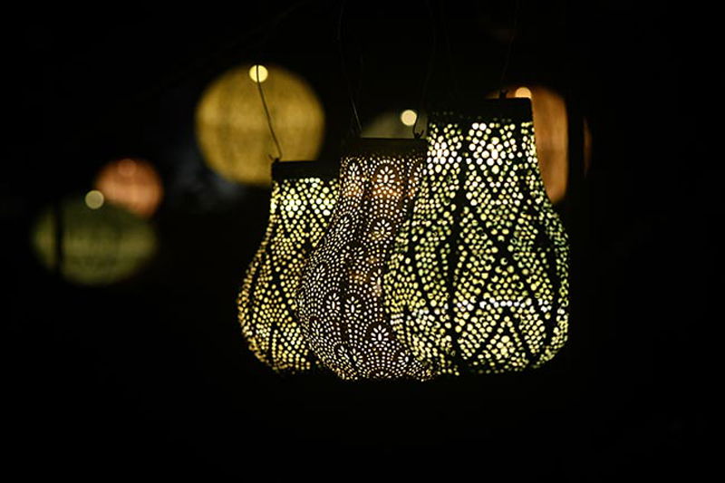 https://cdn.warentuin.nl/media/catalog/product/S/C/SCAN8721042320889_01_lumiz_lampion_bulb_dia_16_cm_ikat_petrol_la_6bac.jpg